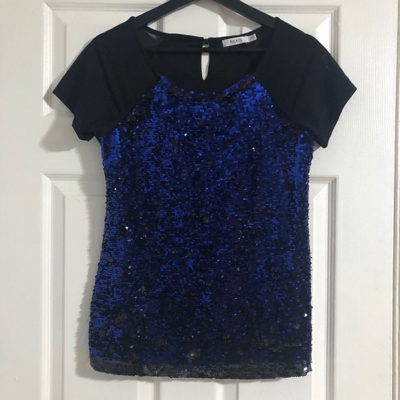 Reversible two tone sequence top with mesh sleeve - Picture 3 of 7